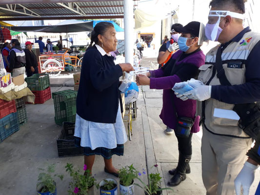 Exitoso operativo sanitario en tianguis sabatino de&nbsp;Ixtenco