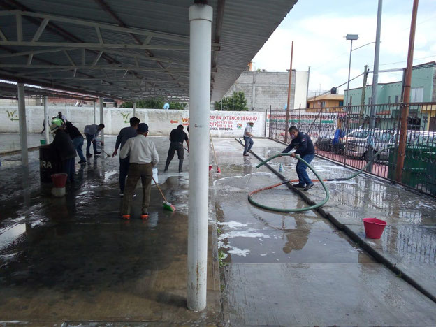 SANITIZAN EXPLANADA DEL TIANGUIS SABATINO DE&nbsp;IXTENCO