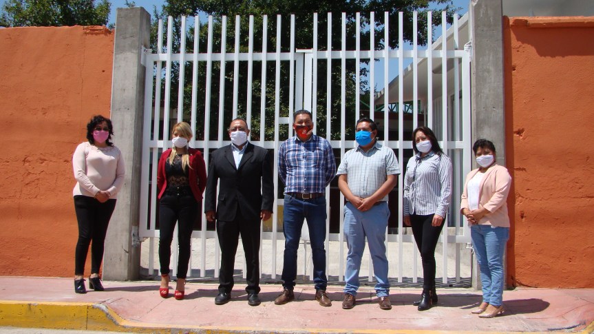 ALCALDE DE ZITLALTEPEC ENTREGA A TELESECUNDARIA IGNACIO ZARAGOZA LA CONSTRUCCIÓN DE UNA PUERTA DE&nbsp;EMERGENCIA.