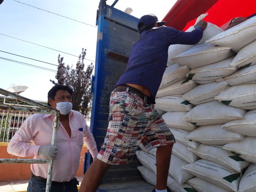 SE ENTREGAN 80 TONELADAS DE FERTILIZANTE A PRODUCTORES QUE LO SOLICITARON EN&nbsp;ZITLALTEPEC.