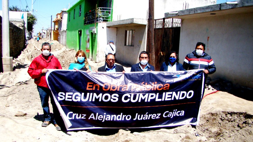 DAN BANDERAZO DE INICIO DE OBRA DE REHABILITACIÓN DE DRENAJE SANITARIO EN CALLE 7 NORTE EN&nbsp;ZITLALTEPEC.