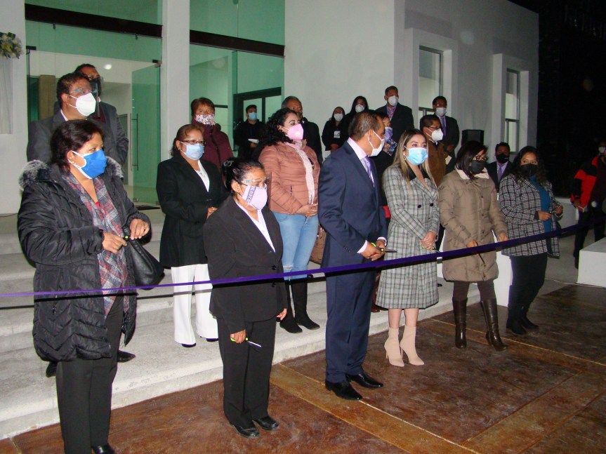 Reconoce Diputada Leticia Pérez a Ofelia Yonca Presidente honorifica del SMDIF&nbsp;Ixtenco