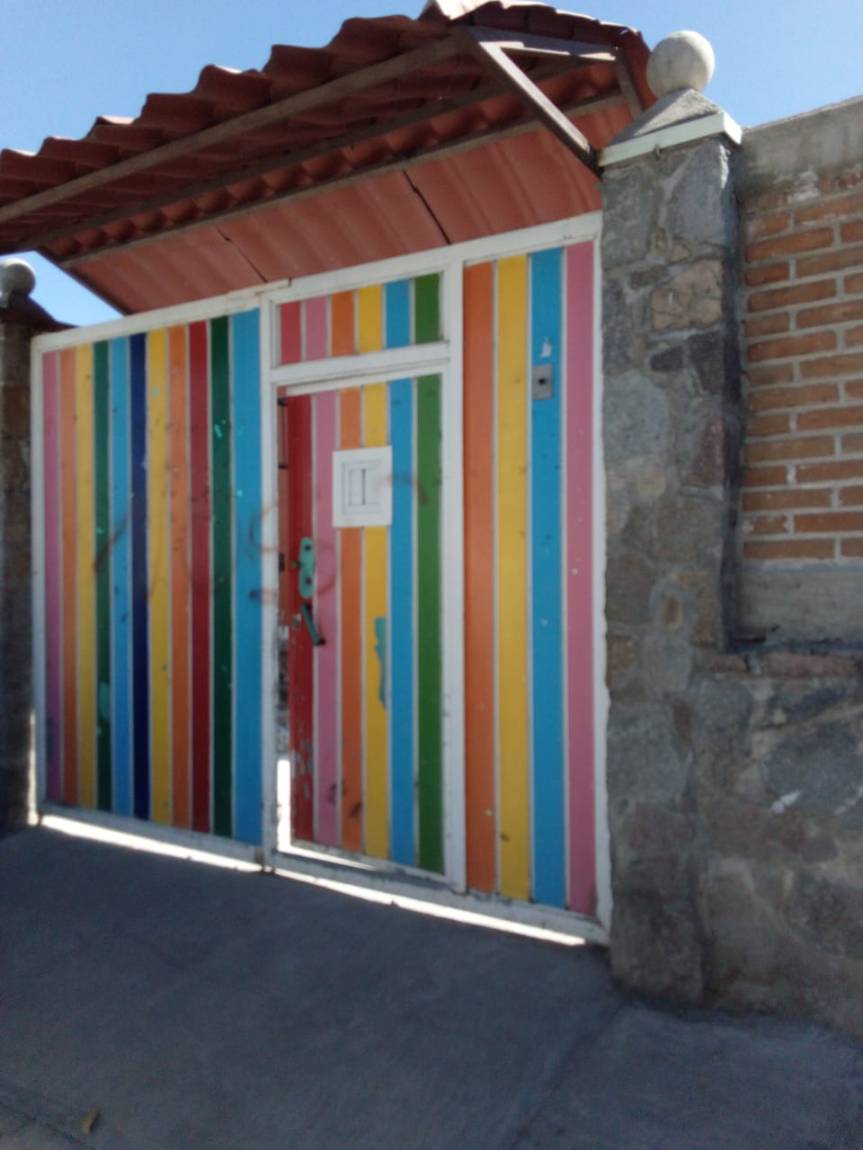 PADRES DEL JARDÍN DE NIÑOS WILHELM FROEBEL DE ZARAGOZA, HUAMANTLA, PIDEN COMPRENSIÓN A AUTORIDADES EDUCATIVAS PARA NO RETIRAR A UNA&nbsp;MAESTRA.