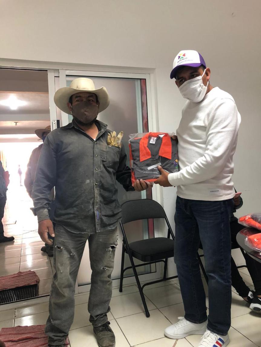 Entrega MACY uniformes a trabajadores de Servicios&nbsp;Públicos