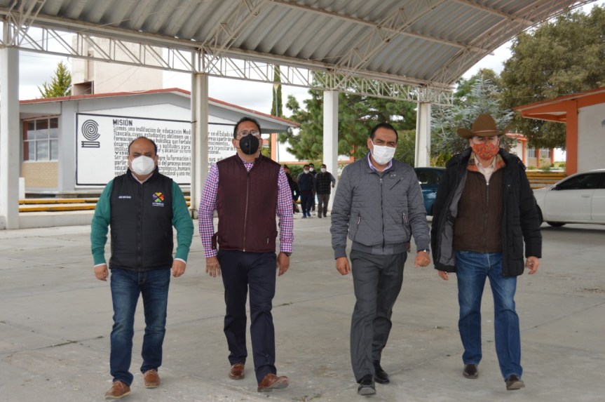 Entrega MACY obra de mantenimiento a alumnos del COBAT 20 de&nbsp;Ixtenco.