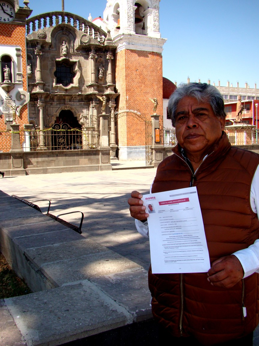 EN MORENA SE REGISTRA AUGUSTO ROBERTO MUÑOZ PARA LA PRESIDENCIA DE&nbsp;CHIAUTEMPAN