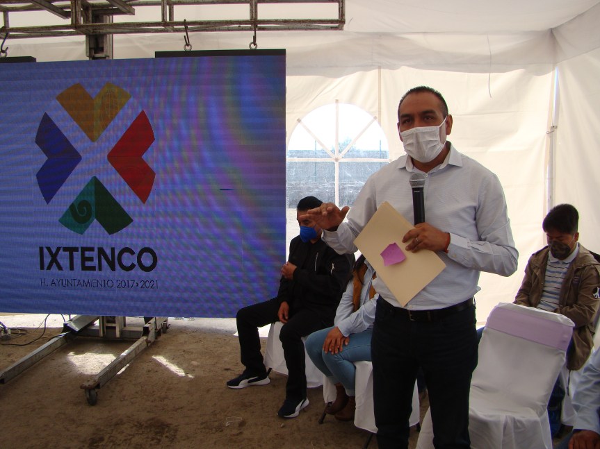 CABALLERO YONCA  COLOCA LA PRIMERA PIEDRA DE LA REMODELACIÓN DE LA UNIDAD DEPORTIVA “TLAHUICOLE” EN&nbsp;IXTENCO