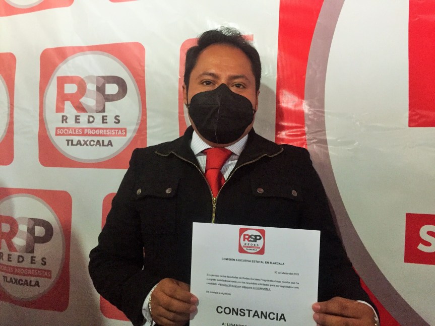 LISANDRO VÉLEZ RECIBE SU CONSTANCIA COMO VIRTUAL CANDIDATO AL DISTRITO&nbsp;XI
