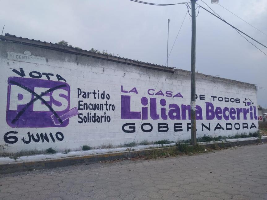 Mantiene cercanía Liliana Becerril Rojas con un grupo de habitantes de&nbsp;Calpulalpan