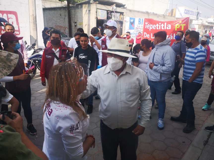 Ciudadanos de Tepetitla de Lardizábal desbordan muestras de cariño a Lorena Cuéllar&nbsp;Cisneros