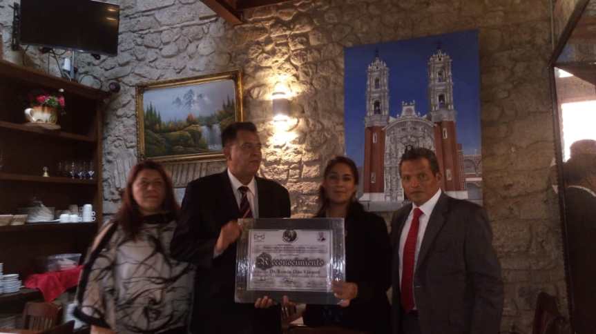 Otorgan reconocimiento al  Dr. Román Díaz&nbsp;Vázquez