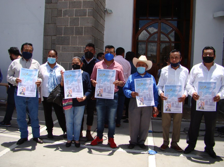 La familia Islas de Huamantla ¡Hoy cumplen 50 años de participar en el tradicional repite y salva de cohetes en&nbsp;Huamantla!