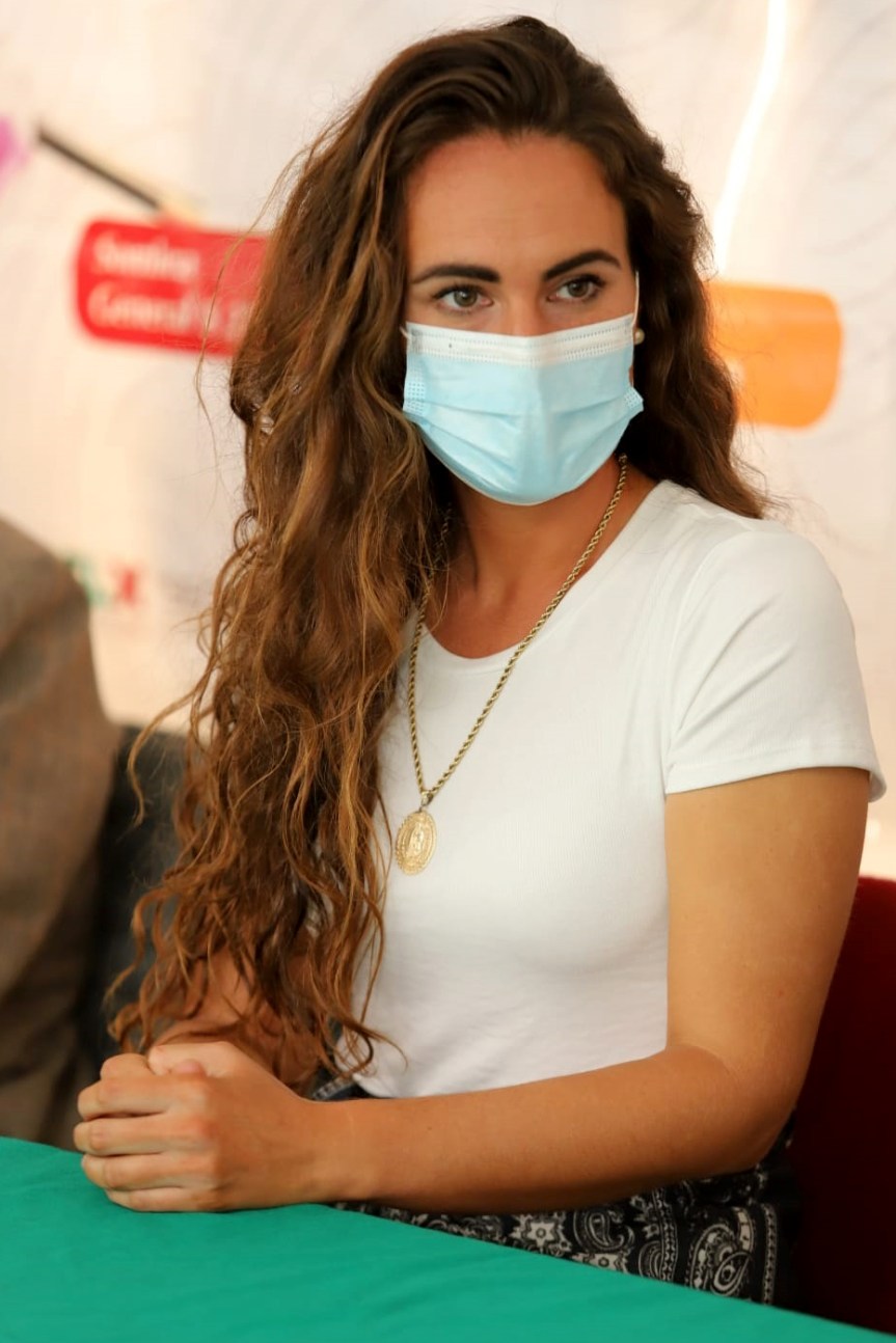 Stefania Uribe convive con los medios en&nbsp;Apizaco