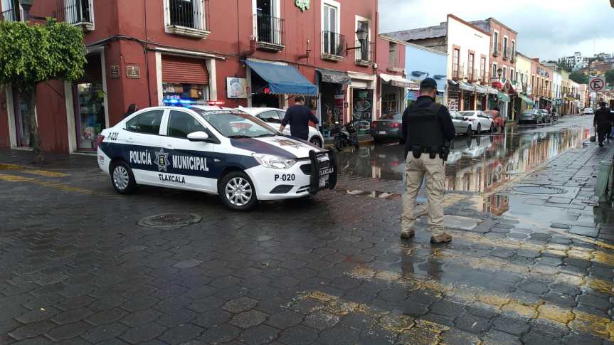 <strong><em>Atiende Ayuntamiento de Tlaxcala obstrucción de coladeras en calles de la capital.</em></strong>