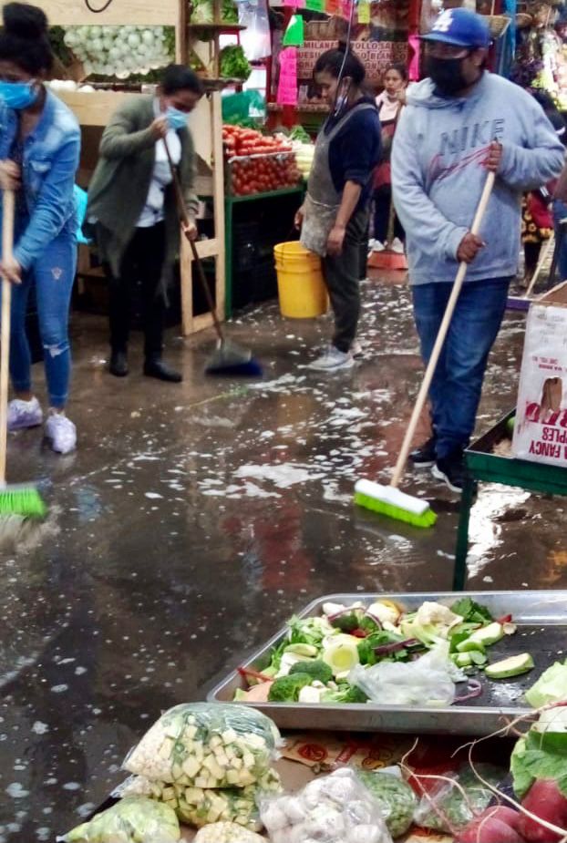 <strong><em>Limpian a profundidad mercado municipal de Tlaxcala</em></strong>