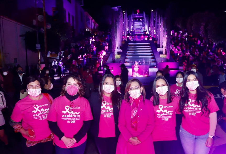 <strong>ESCALINATAS DE TLAXCALA SE ILUMINAN DE ROSA POR LA LUCHA CONTRA EL CÁNCER DE&nbsp;MAMA</strong>