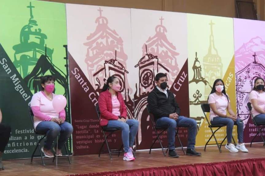 <strong>Conmemora Día mundial de la lucha contra el cáncer de mama con caminata en Santa Cruz Tlaxcala</strong>
