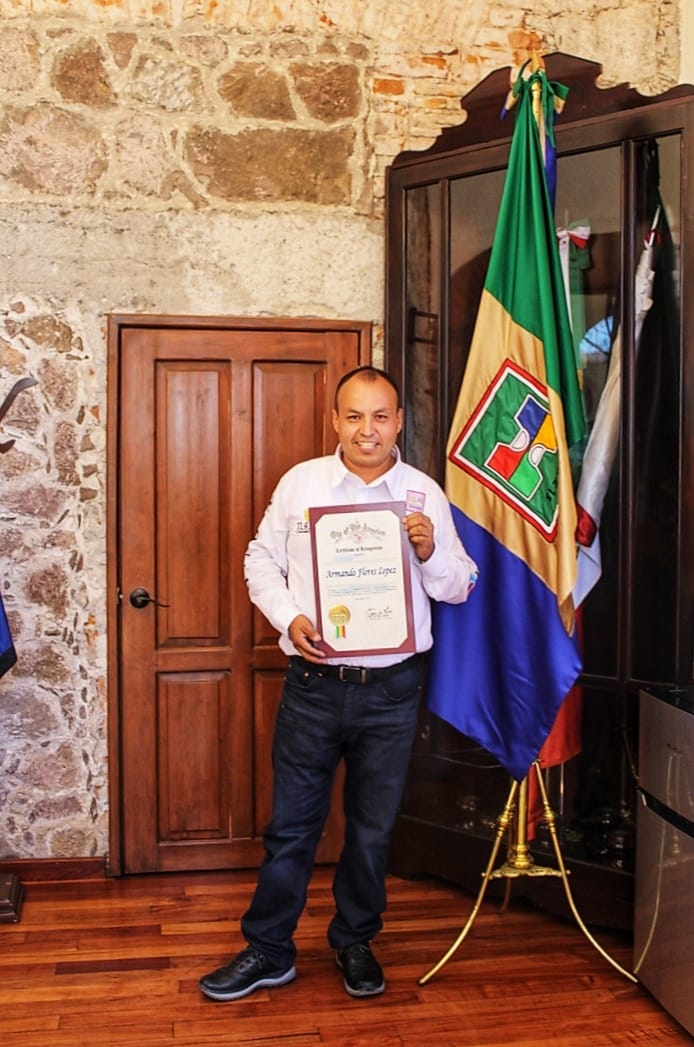 Ayuntamiento de la ciudad de Los Ángeles California entrega reconocimiento a alcalde de Tlaxco por apoyo a&nbsp;migrantes