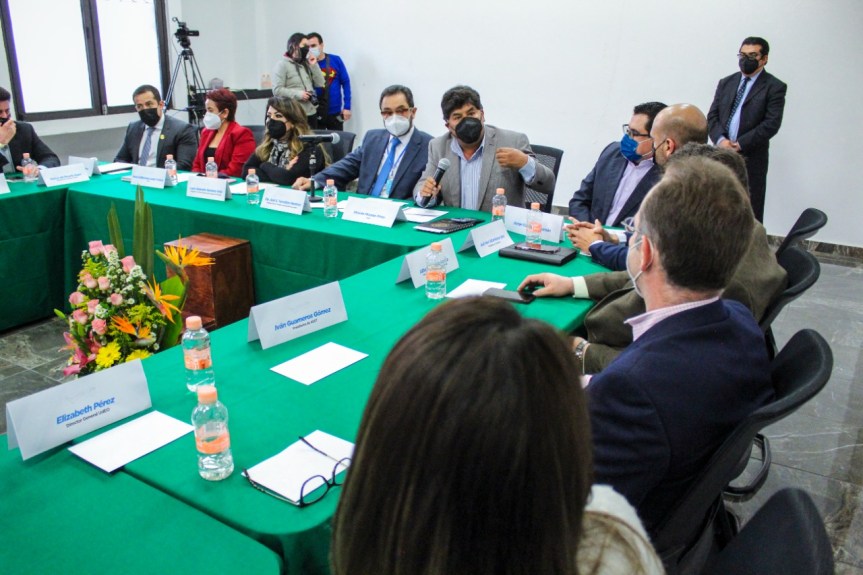 Diálogo permanente entre legisladores y empresarios, propone Vicente Morales&nbsp;Pérez