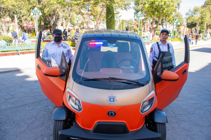 ENTREGA PRESIDENTE MUNICIPAL DE HUAMANTLA TRES VEHÍCULOS ELÉCTRICOS PARA TRÁNSITO&nbsp;MUNICIPAL