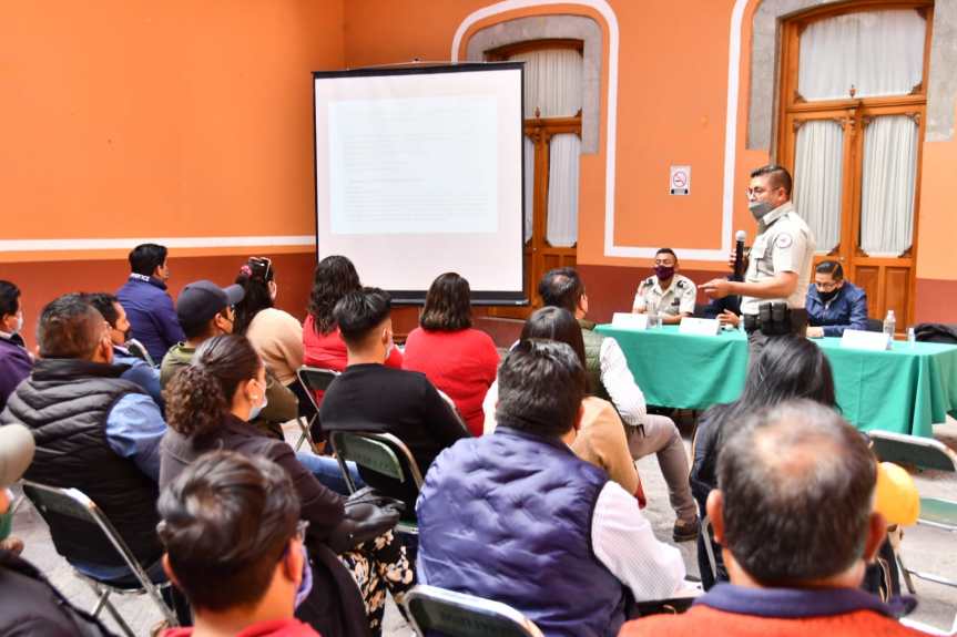 <strong>CAPACITA AYUNTAMIENTO DE HUAMANTLA A PRESIDENTES DE COMUNIDAD SOBRE PREVENCIÓN DEL&nbsp;DELITO</strong>