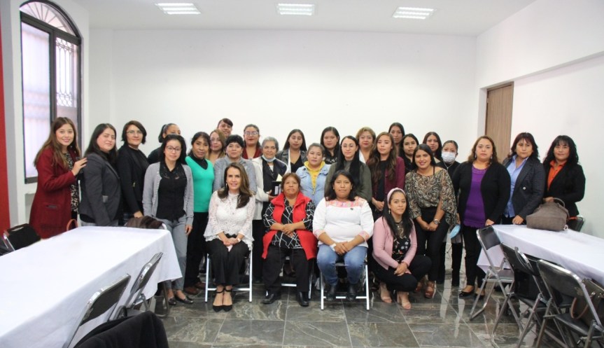 Fomenta Brenda Cecilia Villantes capacitación a titulares de los Institutos Municipales de la&nbsp;Mujer