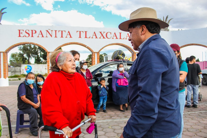 <strong>En gira de agradecimiento, Vicente Morales recibe respaldo ciudadano en Españita&nbsp;</strong>