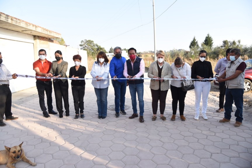 <strong>Entrega Ayuntamiento de Tlaxcala adoquinamiento de calles en San Diego Metepec</strong>
