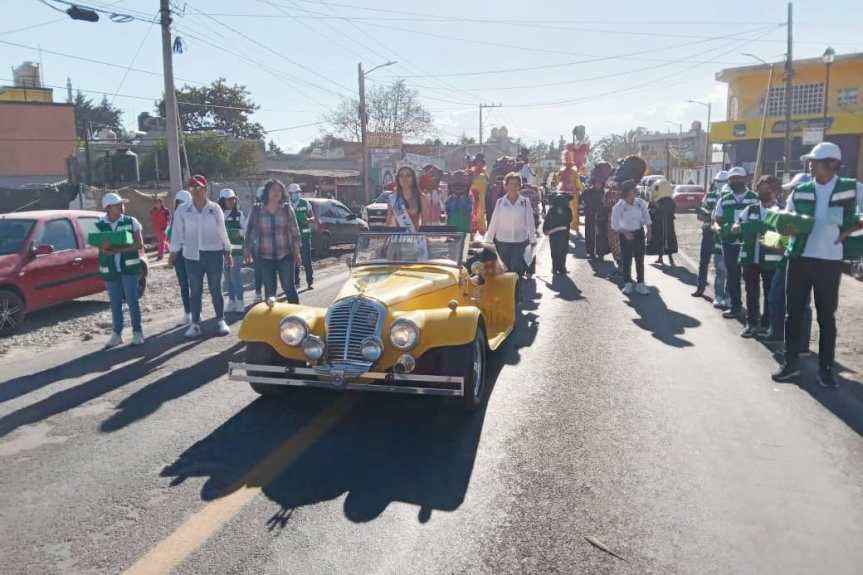 HUAMANTLA DELEITA CON SU PARTICIPACIÓN EN EL DESFILE DE CARNAVAL DE TOTOLAC 