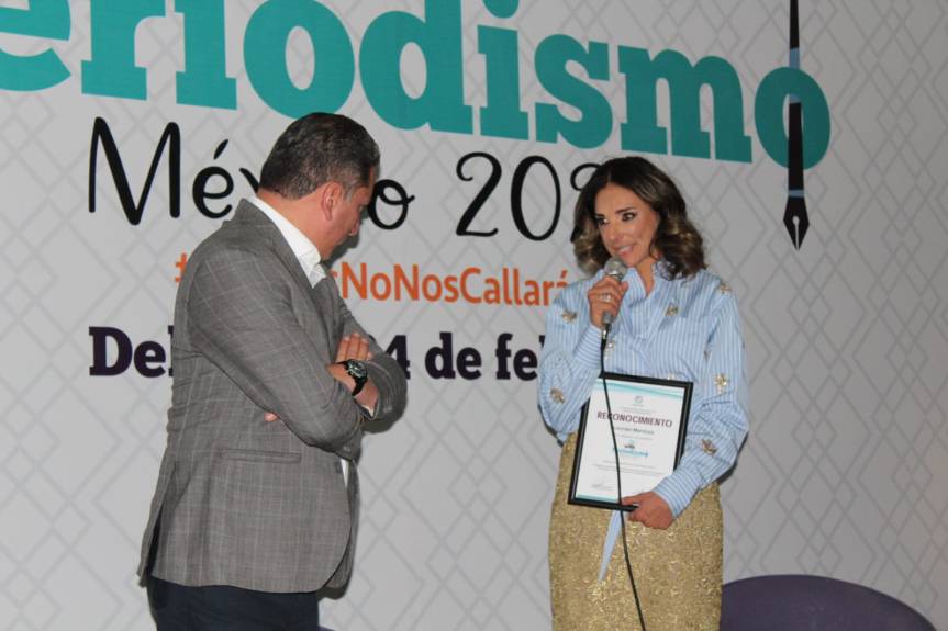 Lourdes Mendoza presentó su libro “con la Frente en Alto: Testimonio contra la impunidad” en la Sexta semana del&nbsp;Periodismo