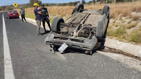 Volcadura de auto en Huamantla deja 3 lesionados de una&nbsp;familia