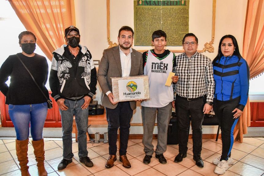 VAMOS A SEGUIR APOYANDO AL TALENTO LOCAL: SALVADOR SANTOS&nbsp;CEDILLO