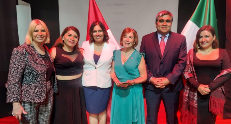 REDMUEM FIRMA CONVENIO DE COLABORACIÓN CON LA CÁMARA DE COMERCIO MEXICANO-PERUANA A.C.