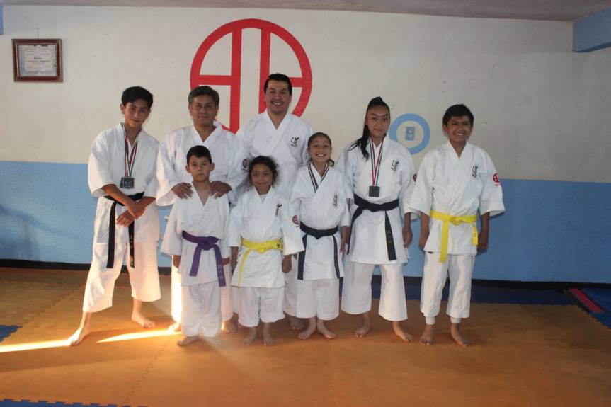 Destacan practicantes de Karate Do en torneo nacional y&nbsp;selectivo