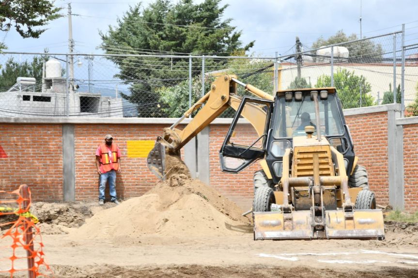 ESTE GOBIERNO IMPULSA OBRAS EN ESPACIOS EDUCATIVOS SIN DISTINCIÓN: SALVADOR SANTOS&nbsp;CEDILLO