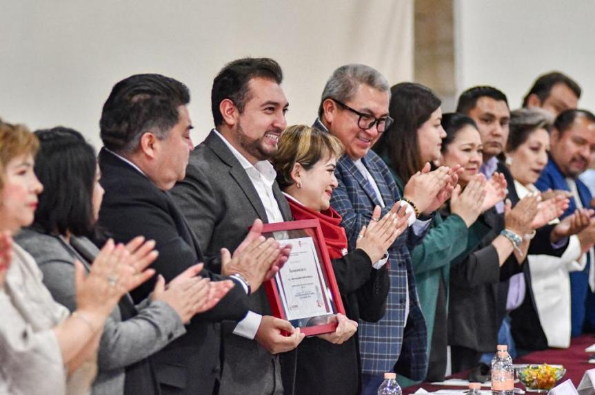 RECONOCE EL SECRETARIO DE EDUCACIÓN PÚBLICA DEL ESTADO EL APOYO DEL PRESIDENTE SALVADOR SANTOS CEDILLO A LA EDUCACIÓN EN&nbsp;HUAMANTLA