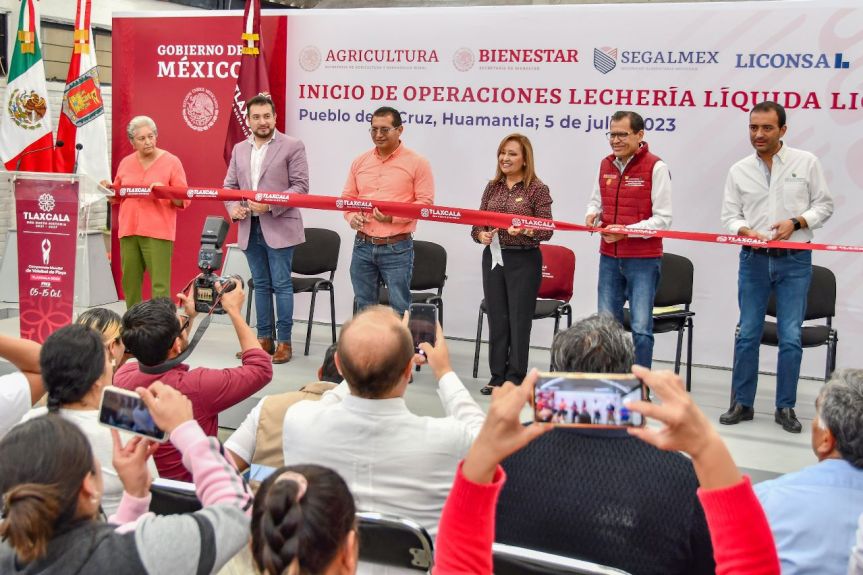 RECONOCEN AUTORIDADES FEDERALES Y ESTATALES TRABAJO DE SALVADOR SANTOS CEDILLO EN&nbsp;HUAMANTLA
