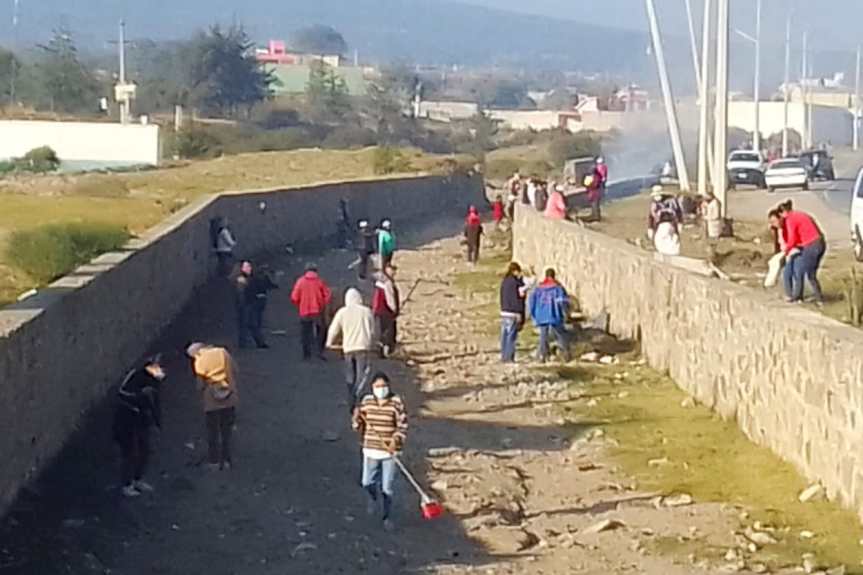 SOCIEDAD CIVIL Y AUTORIDADES DE HUAMANTLA REALIZAN ACCIONES DE LIMPIEZA EN EL BULEVAR CUAMANCO 