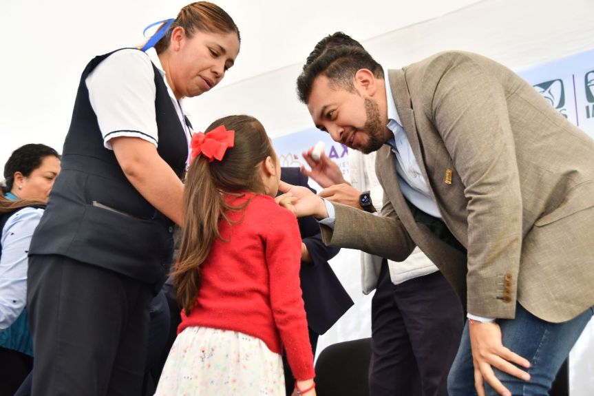 CON TRABAJO EN EQUIPO SE BENEFICIAN LAS FAMILIAS HUAMANTLECAS EN ATENCIÓN A LA SALUD: SALVADOR SANTOS&nbsp;CEDILLO