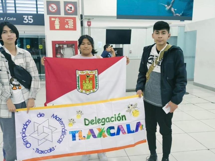 APOYA SALVADOR SANTOS CEDILLO A ESTUDIANTES DEL COBAT HUAMANTLA PARA IR AL CONCURSO INTERNACIONAL DE&nbsp;MATEMÁTICAS.