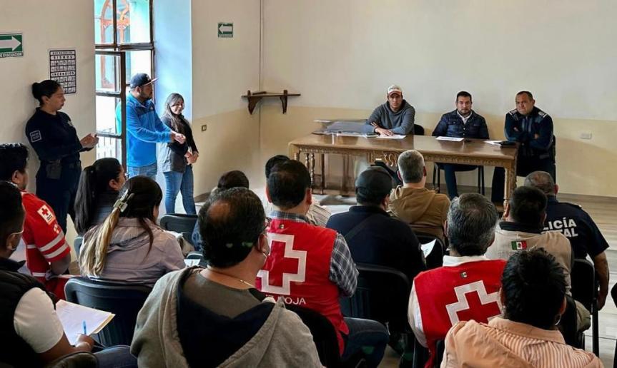 CUERPOS DE EMERGENCIA ESTATALES Y MUNICIPALES TRABAJAN COORDINADAMENTE PARA BRINDAR ATENCIÓN MÉDICA EN LA&nbsp;HUAMANTLADA