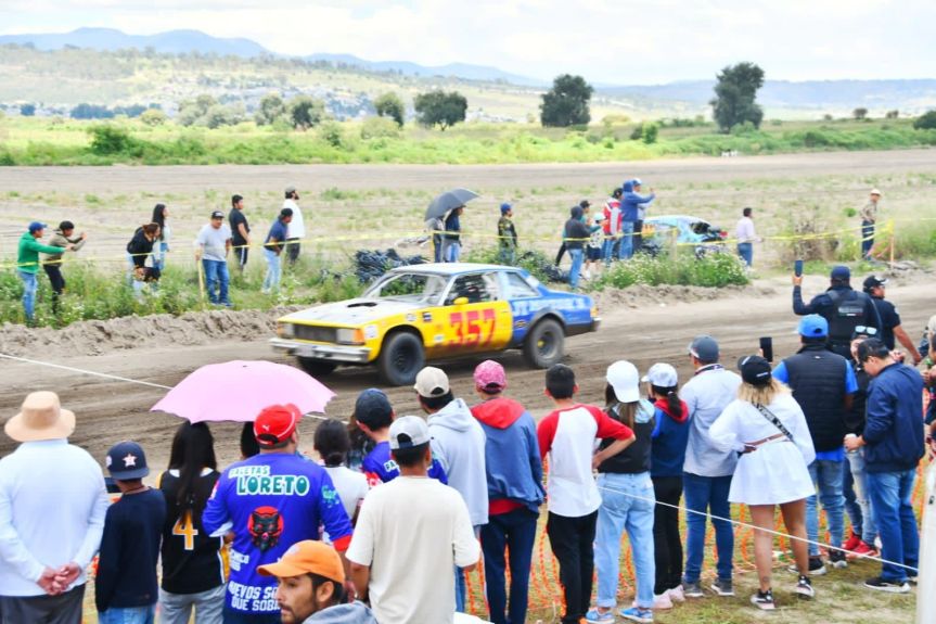 RUGEN LOS MOTORES EN LA EDICIÓN 51 DE LA TRADICIONAL CARRERA DE CARCACHAS EN&nbsp;HUAMANTLA