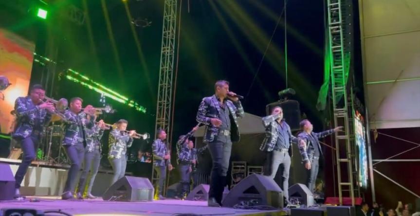 EMOCIÓN Y AMBIENTE DE FIESTA CON LA ORIGINAL BANDA EL LIMÓN EN EL FORO DEL ARTISTA DE LA FERIA HUAMANTLA&nbsp;2023