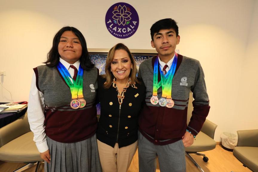 RECONOCE GOBERNADORA A JÓVENES GANADORES DEL CONCURSO INTERNACIONAL DE MATEMÁTICAS CELEBRADO EN&nbsp;SINGAPUR