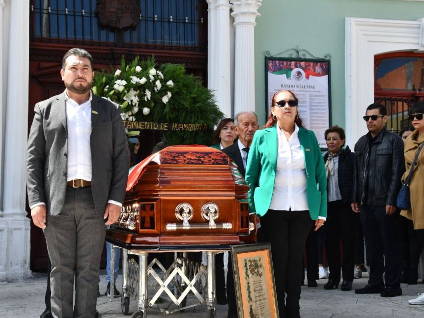 REALIZA AYUNTAMIENTO DE HUAMANTLA GUARDIA DE HONOR AL EXPRESIDENTE MUNICIPAL ROGELIO PALAFOX&nbsp;GUTIÉRREZ