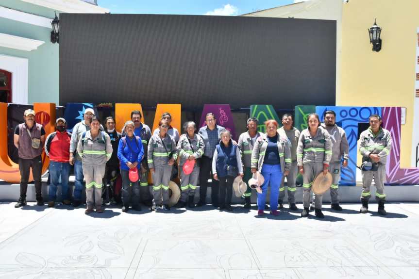 RECOMPENSA AYUNTAMIENTO DE HUAMANTLA A TRABAJADORES DE SERVICIOS PÚBLICOS CON ESTÍMULOS&nbsp;ECONÓMICOS