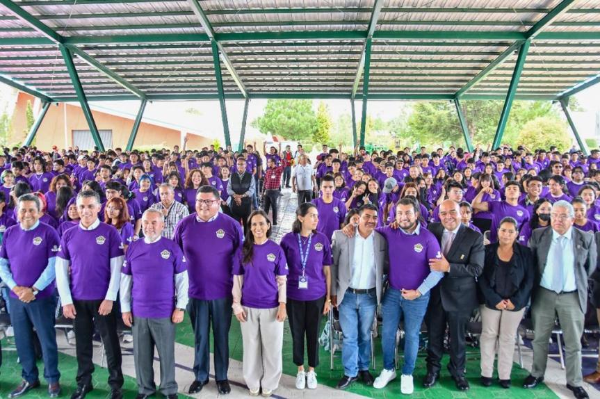 ASISTE SALVADOR SANTOS CEDILLO A LA BIENVENIDA DE ALUMNOS DE NUEVO INGRESO DE LA&nbsp;UTT