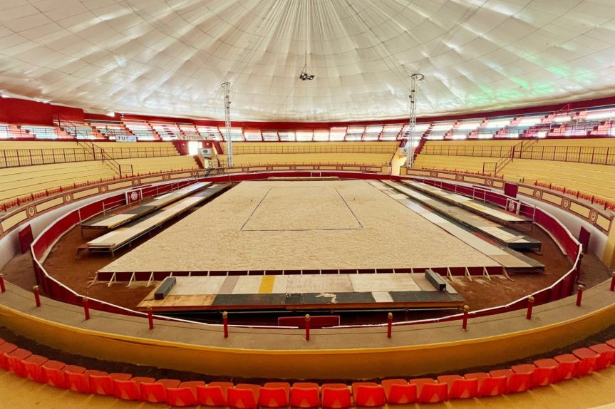 COMIENZA A SENTIRSE EN HUAMANTLA UN AMBIENTE DE PLAYA CON LA INSTALACIÓN DE CANCHAS DE&nbsp;VOLEIBOL