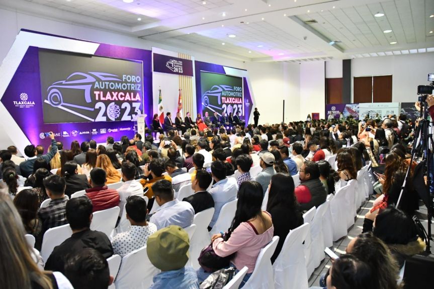 ASISTE SALVADOR SANTOS CEDILLO A LA INAUGURACIÓN DEL FORO AUTOMOTRIZ&nbsp;2023