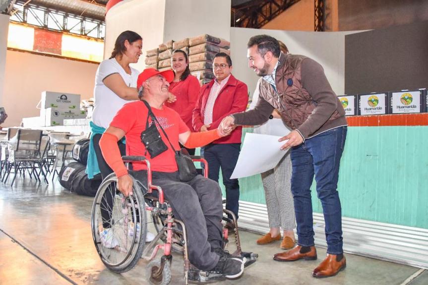 CON LAS MEGA ENTREGAS “SALVADO CON APOYOS” CAMBIAMOS LA VIDA DE LA GENTE: SALVADOR SANTOS&nbsp;CEDILLO